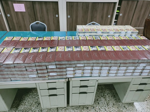 新春期間高港警「維護國境」不打烊，男子硬闖港區管制站遭查獲走私香菸1