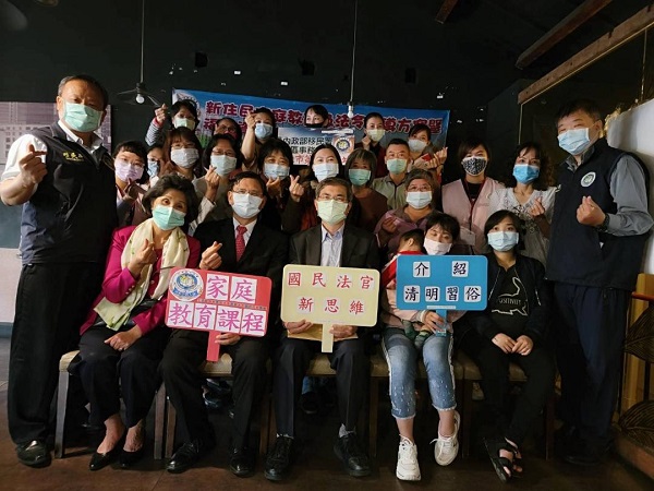 移民署向新住民介紹清明習俗，分享國民法官新思維1
