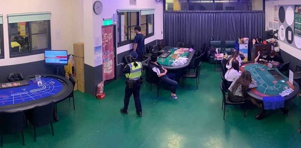 美少女荷官吸引賭客，潮警一舉查獲1