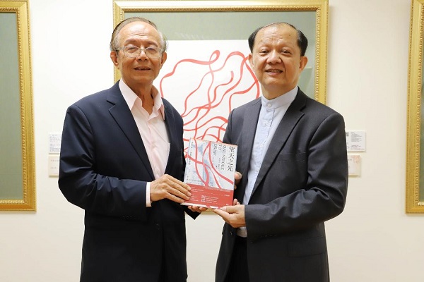 南華大學駐校藝術家李登元新書分享 能量藝術獲科學驗證，綻放生命能量1