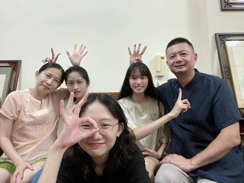 新生入學季 貼心服務 溫馨情 呂氏三姊妹相聚文藻 樂當2030雙語國家政策先鋒1