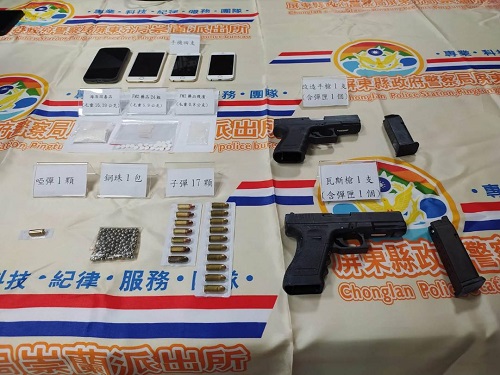治安防疫齊頭並進 屏警緝獲非法槍毒1