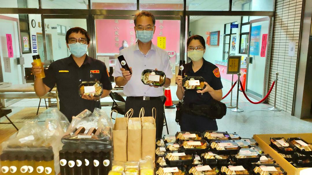 滂沱大雨夜 企業貼心夜點傳遞窩心小卡片1
