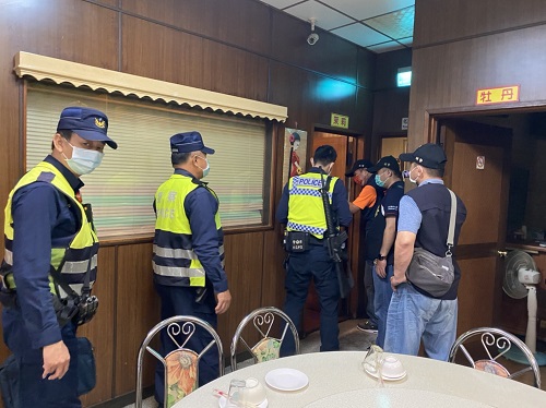 「開學前微解封、高市警方不放鬆」 全力防堵餐酒館報復性消費酒後滋事1
