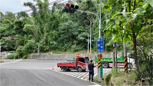 主線、支道流量差異大路口裝設「半觸動號誌」，提昇主線道路運行效率