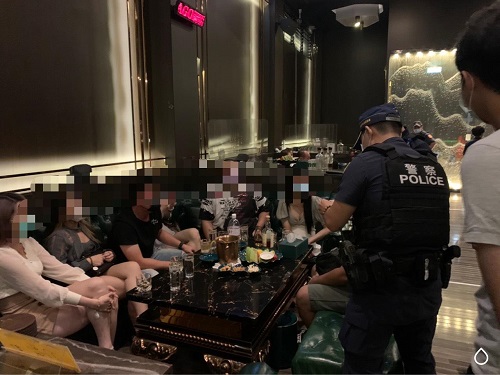 「掛羊頭賣狗肉」私人招待所經營有女陪侍酒店，專收熟客+通關密語 員警深夜便衣埋伏一舉查獲，函報市府裁罰、斷水斷電