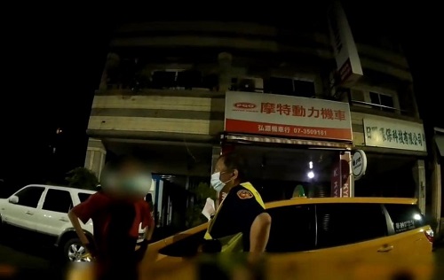 乘客醉倒小黃司機求助警 竟劇情逆轉通緝司機遭逮