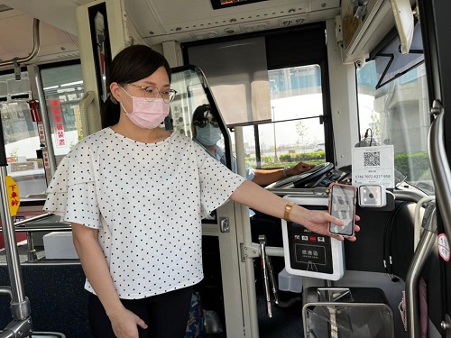 零接觸行動支付！自11月1日起搭公車使用QR Code乘車碼恢復收費