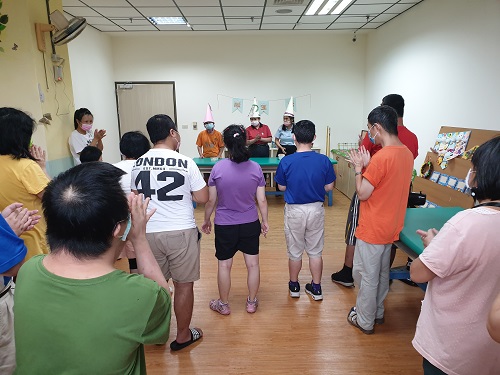 「我的生日願望是…」無障礙之家運用易讀服務引導心智障礙者說出願望