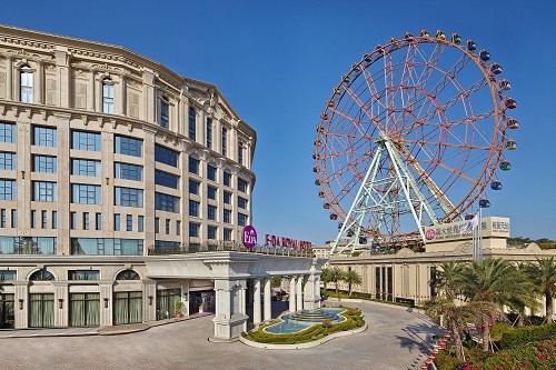 義大皇家酒店緊鄰OUTLET MALL
