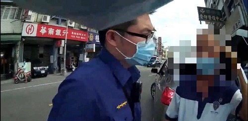 通緝犯逃亡近兩年 因交通違規栽在警方手裡