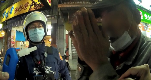 酒駕男雙手合十求酒測值不要超標 結果仍遭逮送辦