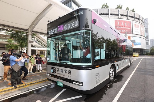 全台首部鴻華Model T電動巴士 3月16日於24區間車正式營運上路1