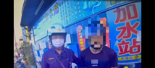 騎乘機車未戴口罩並手持香菸吸食 不再辯了！ 吸毒男二度持毒直接認栽