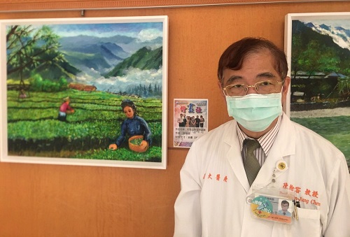 醫護人員的斜槓故事 義守大學醫學院院長 畫筆下的醫者父母心1