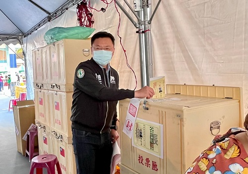 致電恭賀許智善當選 高市黨部主委趙天麟月底交棒1