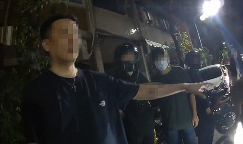 行車糾紛瞬間變沒事 警眉頭一皺 案情不單純1