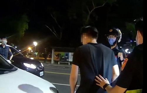 通緝男聽聞朋友有難從容赴會 落網嘆 沒說對方是警察1