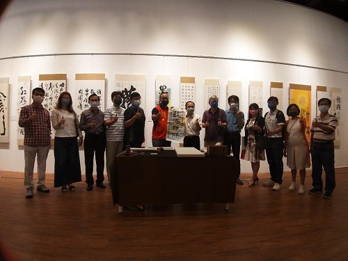 你多久沒有寫毛筆或鋼筆了呢？2022當代書寫藝術聯展 數十件作品透過書寫創作，設計開發周邊文創商品 讓人愛不釋手3