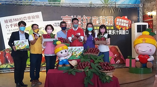 來自路竹的「台灣隱形冠軍」 郭大哥的高雄紅-蜜蓮霧 三週狂銷3,000多盒 創新農法 果實海綿體超紮實、甜度破表、果肉多汁、口感超脆爽甜 議員聯手推薦3