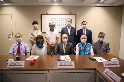 傳遞希望之火 法鼓山2022年關懷生命獎獲獎名單出爐 天使心家族社會福利基金會獲「大願獎」 杜英吉醫師獲得「慈悲獎」 劉佩菁獲得「智慧獎」1