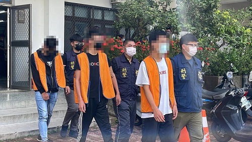 恆春分局偵查隊隊長黃文杰 「國境之南」恆警線上逮3名詐欺取款車手 追回八旬老者私房錢現金1