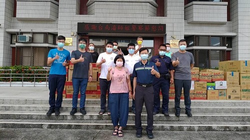 疫情中見溫暖 民間善心人士警察節送愛內埔分局關懷弱勢獻祝福1