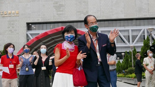 45年公職生涯劃下圓滿句點 科學工藝博物館 陳訓祥館長榮退 奉獻科工館23載 全體館員及志工們 齊歡送1