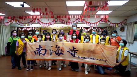 南海寺及南海觀音佛教基金會資助華山基金會 傳遞溫暖與關愛 捐贈逾9百份民生物資予弱勢長輩1
