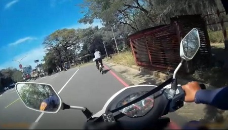 左營警攔查自行車酒駕 驚見通緝犯1