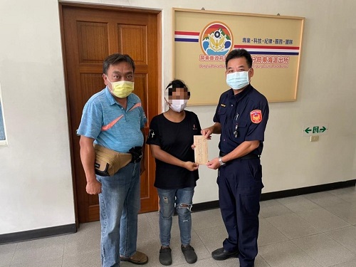 枋警結合民間善心人士，暖心協助原民家庭1