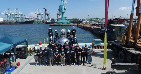 潛水球艙有空調！中山大學迷你潛艇首載 2人下水成功1
