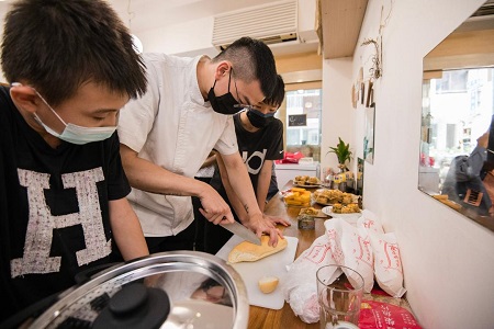 社區共融的新典範 我們陪你一起過生活 大同醫院兒少家庭據點夥伴與民生醫院飛象家園孩子共享美食1
