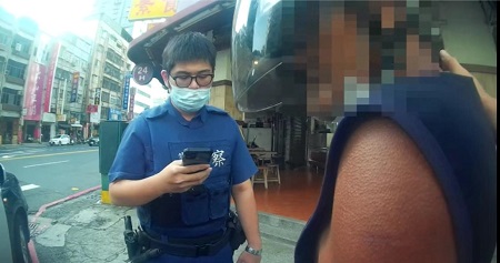 酒駕通緝犯路口見警攔查心虛露餡，遭逮送辦！