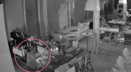 竊賊夜闖店家收刮近萬元現金 沉醉美酒美景時被活逮2