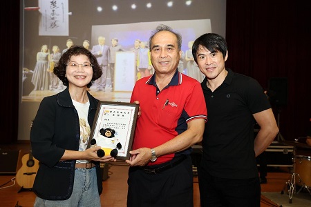 國立高雄大學很搖滾！ 「卓越講座」玫瑰墓樂團受邀表演 用生命寫歌、音樂說故事1
