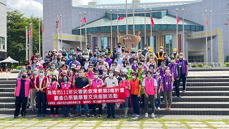 高雄市於鳥松區進行防災觀摩活動，鳥松區公所結合防災團隊優異展現地震收容演練，精彩絕倫1