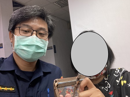 女子遺失零錢包，警查詢證件上的資料通知認領