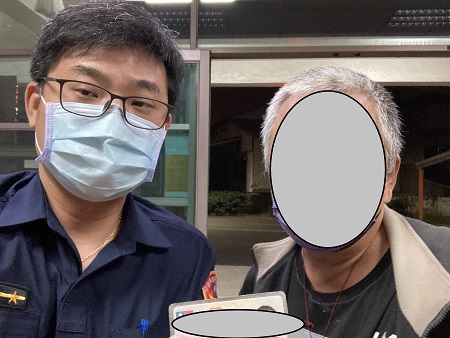 男子至戶政事務所洽公證件不慎遺失，警通知領回