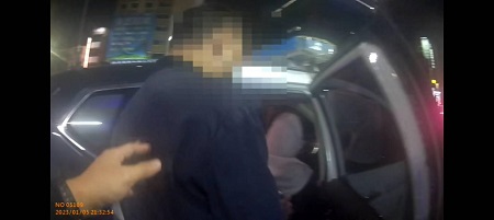 男子見警閃避，一查竟是雙通緝 躲半年仍敵不過員警鷹眼！1