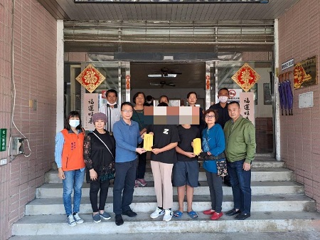 監護人病危往生，恆警偕慈善團體急難救助暖人心1