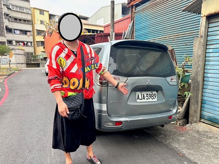 警協助迷糊男成功尋車