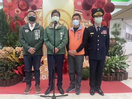 陳其邁市長春節前夕慰問第一線執勤員警 宣布提高加班費2
