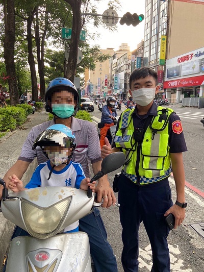 5歲男童公園走失 暖警助團圓