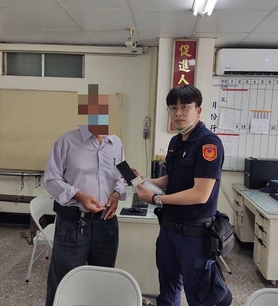 手機失主遊金門，警代保管後發還