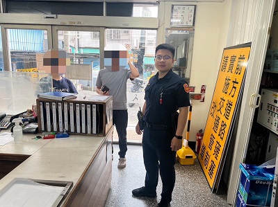 民眾粗心掉皮夾，警查電話速通知