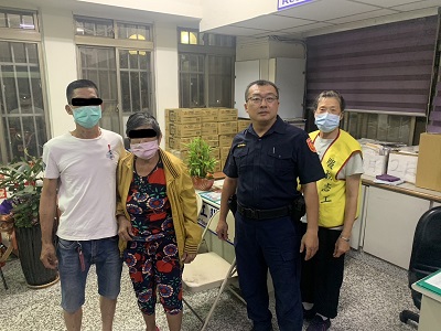 老婦迷途 小港警聯繫家屬帶回照護