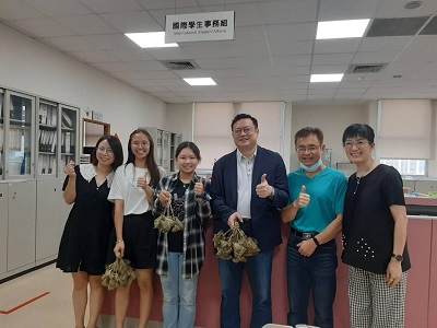高雄大學境外生提前過端午 國際處招待美味粽子 同步關心課業學習、生活適應1