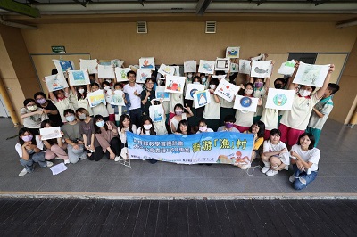 高雄大學藝創系響應「世界海洋日」推廣SDG4、14 蚵寮國中師生體驗熱轉印藝術、VR科技魅力4