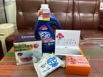 台灣世界展望會「愛的food panda」 離鄉就學孩子的親情寄託，交給社工員把愛送回家！1